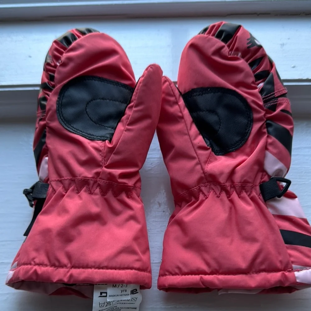 Dakine Pink and Black Winter Mittens